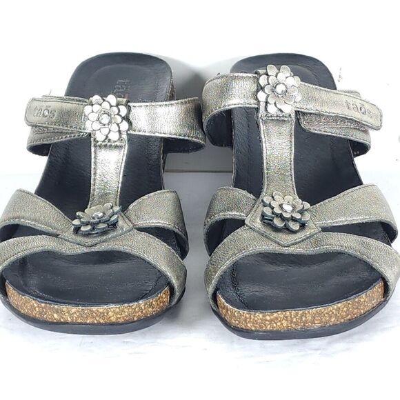 Taos Women's US8 Metallic Silver Leather Rhinestone Wedge Strappy Slide Sandals - Picture 5 of 16